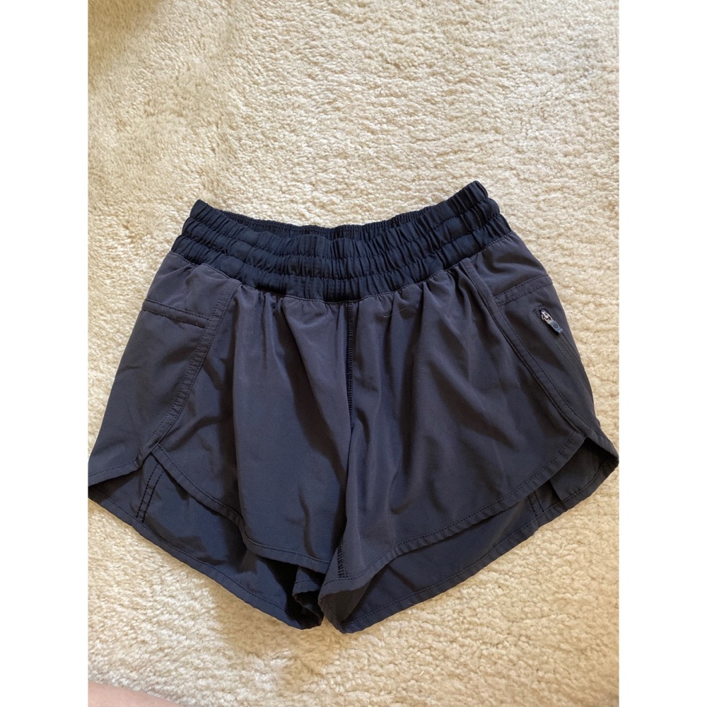 Lululemon Tracker Short 2.5”